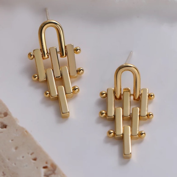 Texture drop earrings - Picture 3 of 4